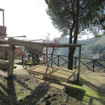 Maison d'hôtes Rifugio Dei Tre Pini à Castelmola Extérieur photo